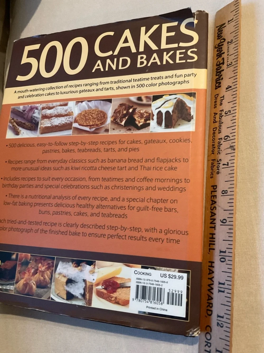 500 Cakes and Bakes Cookbook